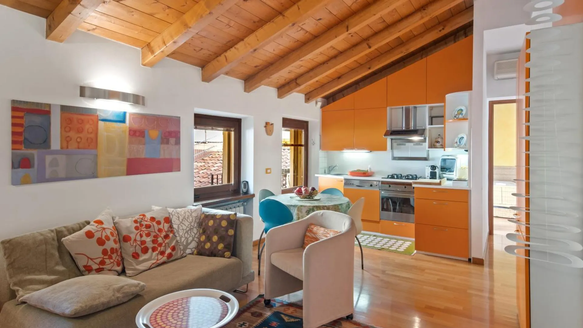 Italstay - Elegant Colorful Apartment Verona